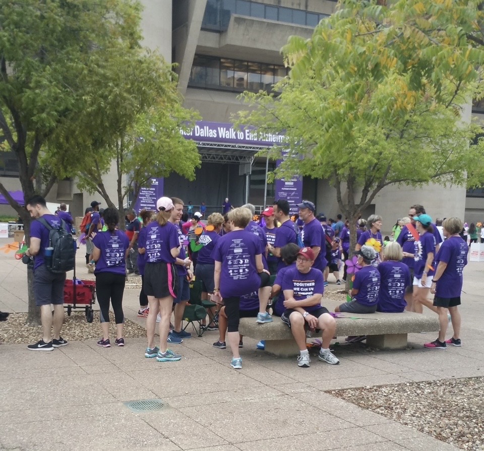 Crowd gathered for the 2024 Alzheimer’s Walk